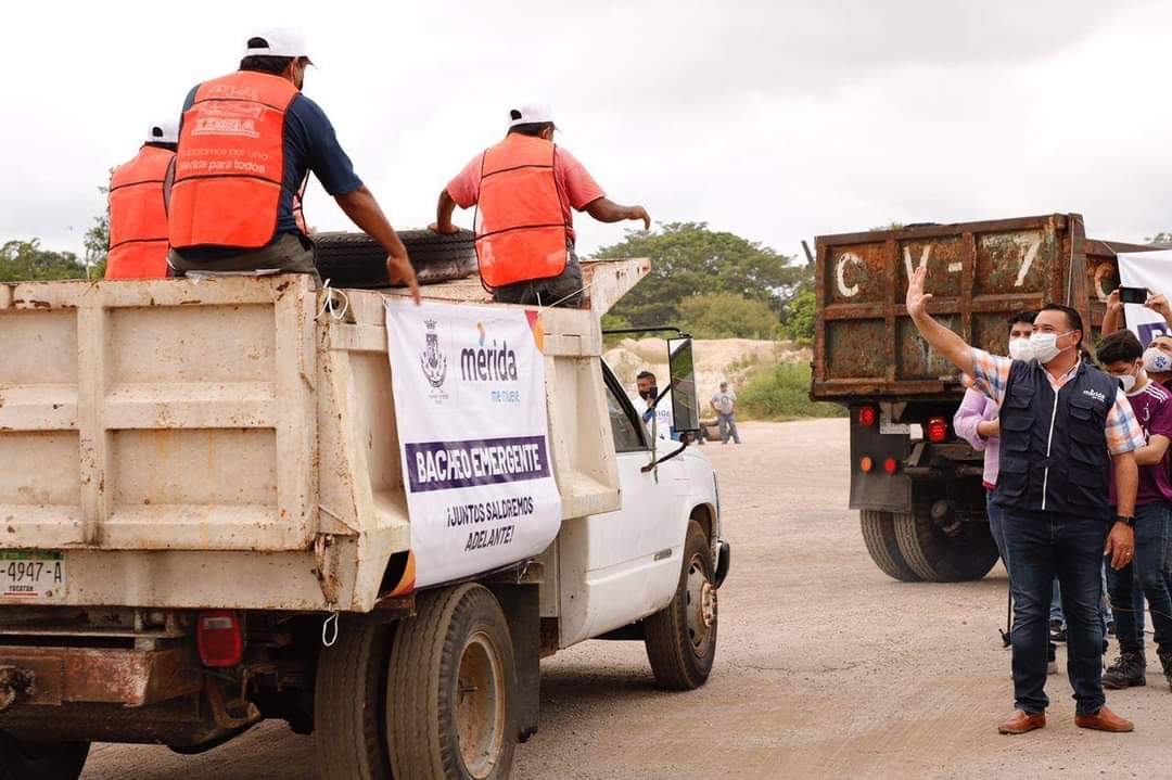 Renán Barrera da banderazo al 'Programa Emergente de Bacheo'